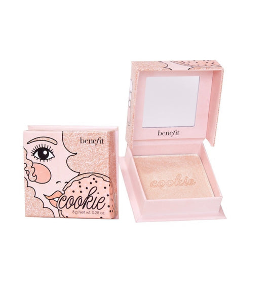 BENEFIT COSMETICS
Cookie - Highlighter